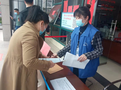 虞城縣行政服務(wù)中心 以國(guó)家級(jí)標(biāo)準(zhǔn)化試點(diǎn)為引領(lǐng)，筑牢防疫屏障，優(yōu)化證照代辦服務(wù)